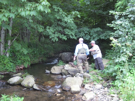 Hampton Creek 28Jun09  14  - Randy teaching dad to creek fish